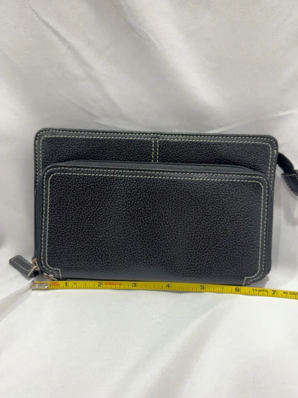 Levenger Majorca Black Leather Zip Wallet
